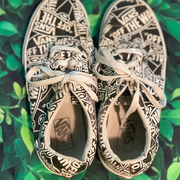 Vans - Picture 3 of 6